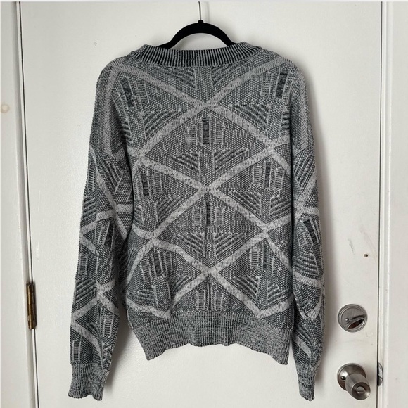 Gray Geometric Pattern Sweater - Picture 3 of 3
